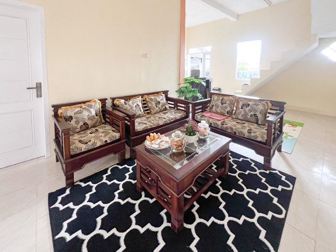 Public Area 3, RedDoorz Syariah near Jalan Dieng 6, Wonosobo