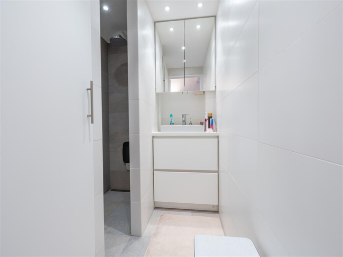 Bathroom 3, Apartment in Middelkerke near Sandy Beach, West-Vlaanderen