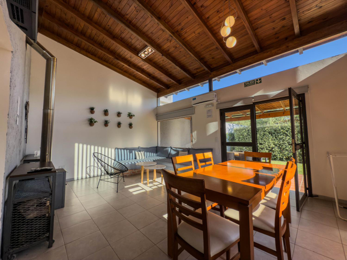 Food & Drinks 4, Casas Acrux, San Alberto