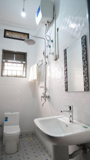 Bathroom 4, Kamfart Safari Lodge, Buikwe
