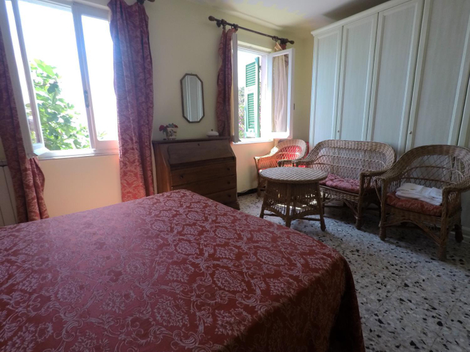 Bedroom 4, Cinqueterre Holidays, La Spezia