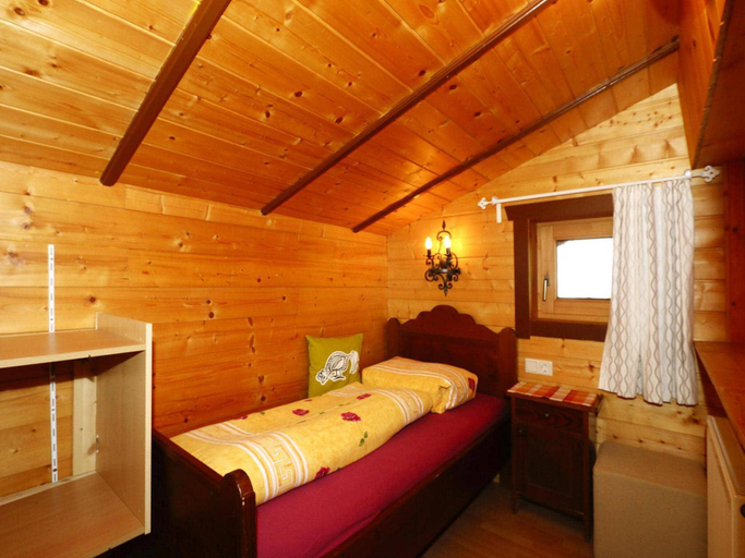Bedroom 2, Apartment in Zillertal near Horbergbahn, Schwaz