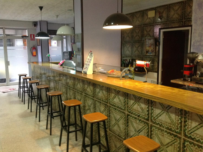 Others 4, Hostel Alhambra, Girona