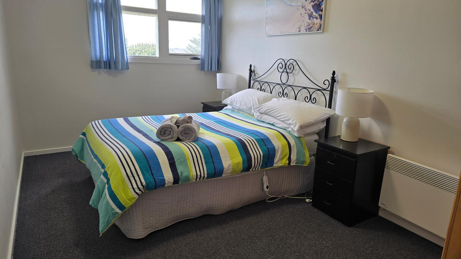 Bedroom, High View Family Cottages, Moyne - South