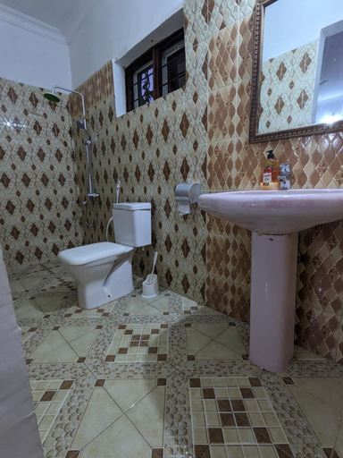Bathroom 4, Ndeni house Paje, Kusini