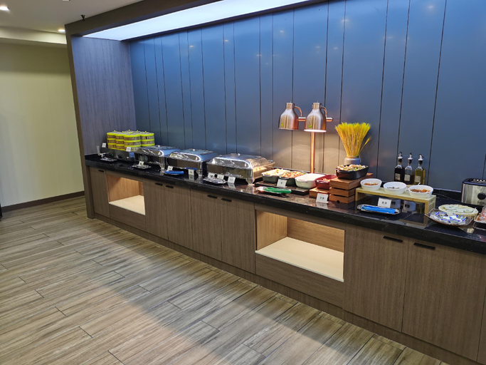 Food & Drinks 4, Hanting Hotel Qingdao University Maidao Metro Station, Qingdao