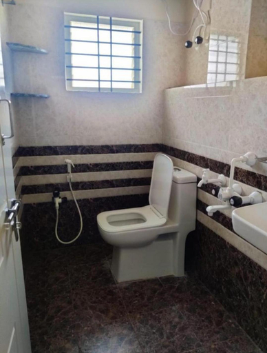 Bathroom, Happy holiday inn service apartment, Chikmagalur