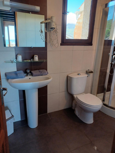 Bathroom 2, Le RENDEZ VOUS DE L'ETE, Haute-Corse
