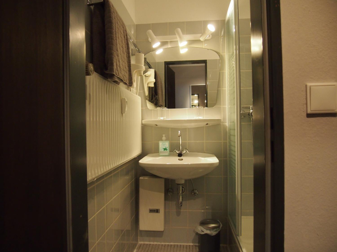Bathroom 2, Apartment Harzgruen 2, Goslar