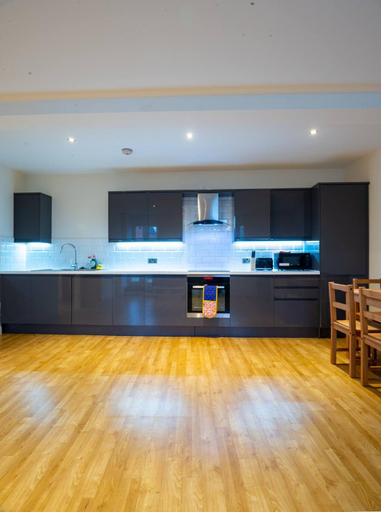 Others 5, Charlotte House: Central 2BR 2BATH Retreat – Sleeps 6, Suffolk