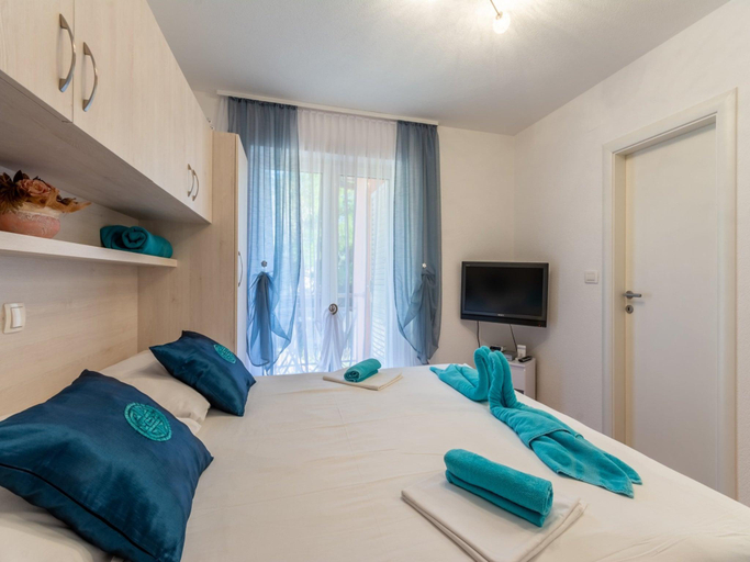 Bedroom 2, Apartments Palma -Studio with Balcony  and Sea View Mali, Omiš