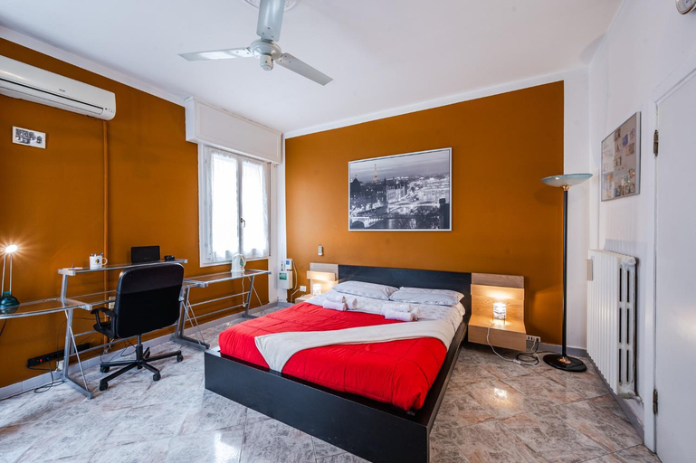 Others 5, B&B Daniela, Modena