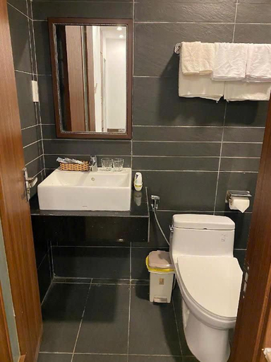 Bathroom 3, The Light Apartment - My Khe Beachside, Da Nang