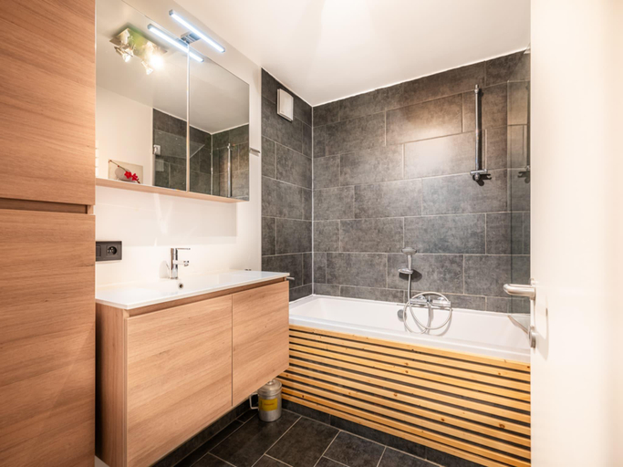 Bathroom, Apartment Nieuwpoort with Stunning Sea View, West-Vlaanderen