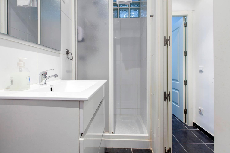 Bathroom 3, Apartamentos Day Madrid PLAZA DE ESPANA II, Madrid