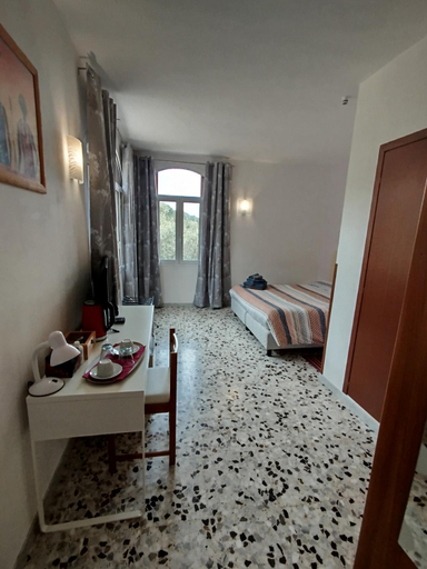Bedroom 1, Agriturismo Vecchio Frantoio, Imperia