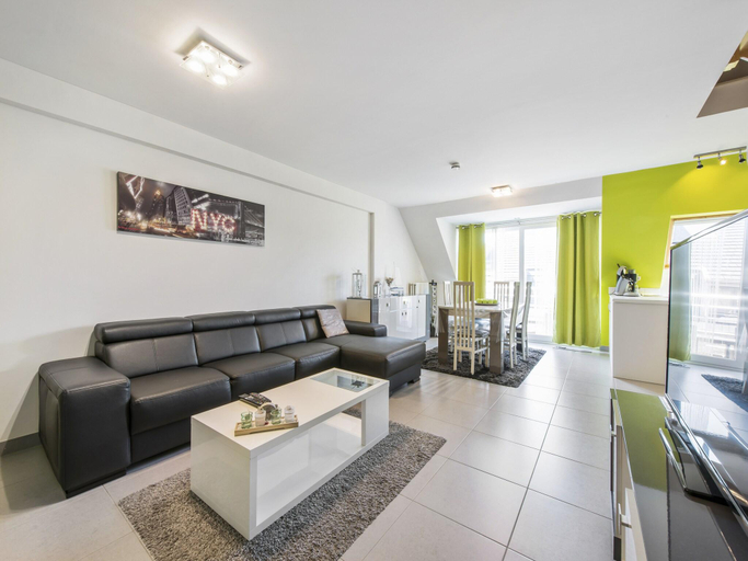 Others 3, Nice duplex located in the market square, West-Vlaanderen