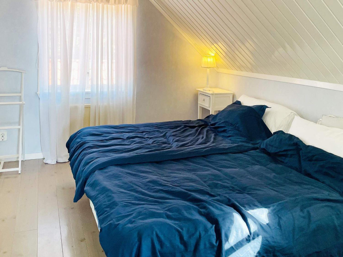 Bedroom 2, star holiday home in KYRKESUND, Tjörn