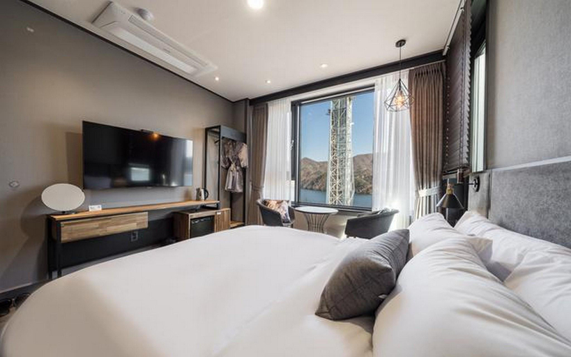 Bedroom 2, Gapyeong Agio Hotel, Gapyeong
