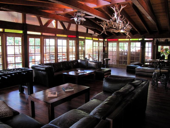 Public Area 3, CLIFF HOUSE LODGE BED AND BREAKFAST - ADULT ONLY, Jefferson