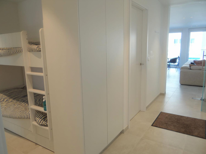 Others 4, Apartment in Estartit with sea beach, West-Vlaanderen