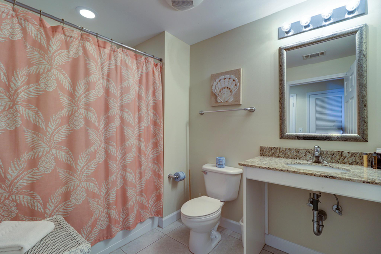Bathroom 3, Splash Resort 1102w, Bay