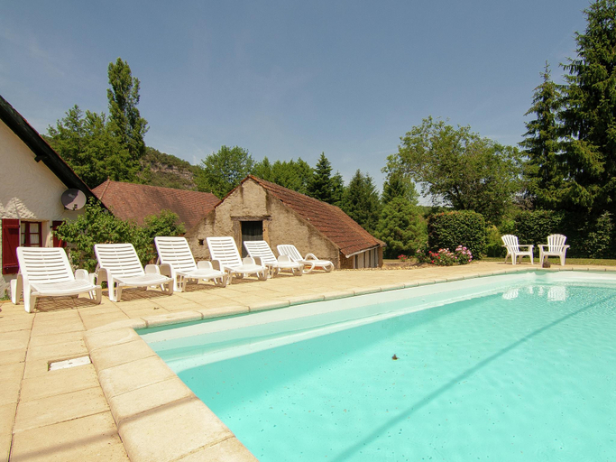 Sport & Beauty 2, Cottage in Vezac near Forest and Lake, Dordogne