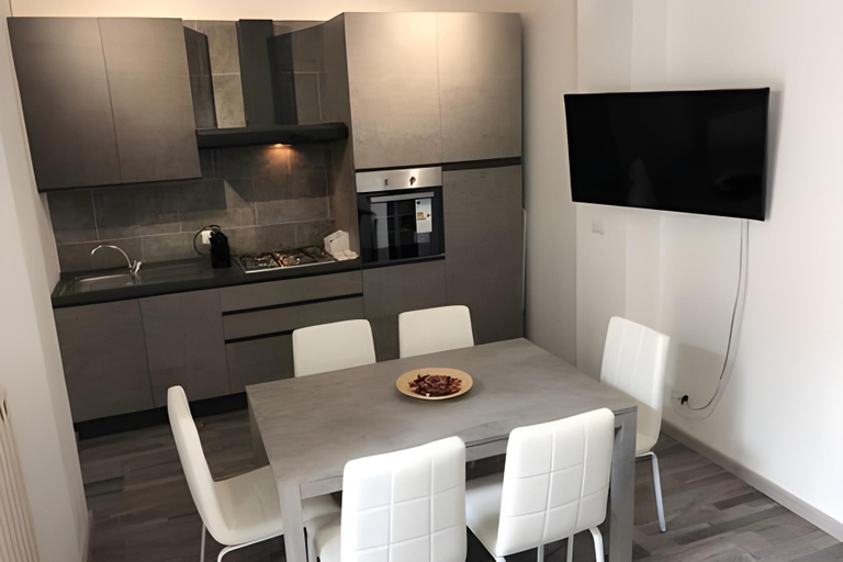 Others 5, Tembo House - Pantano, Catania
