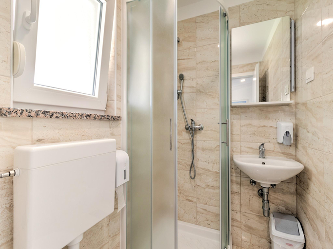 Bathroom 4, Holiday Home in Banjole near the Beach, Medulin