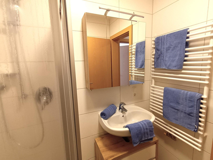 Bathroom, Apartment in Tyrol near Ski Slopes, Landeck
