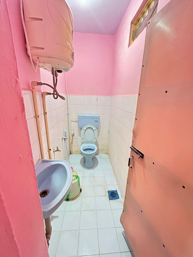 Bathroom 5, Meera Lodge, Cuddalore