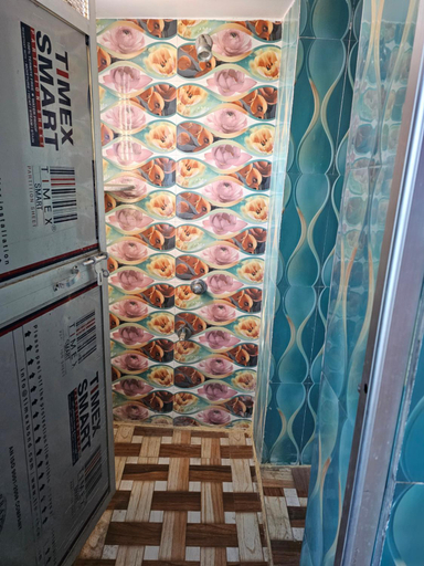 Shower, Texoya Zostellers Homestay, Nalanda