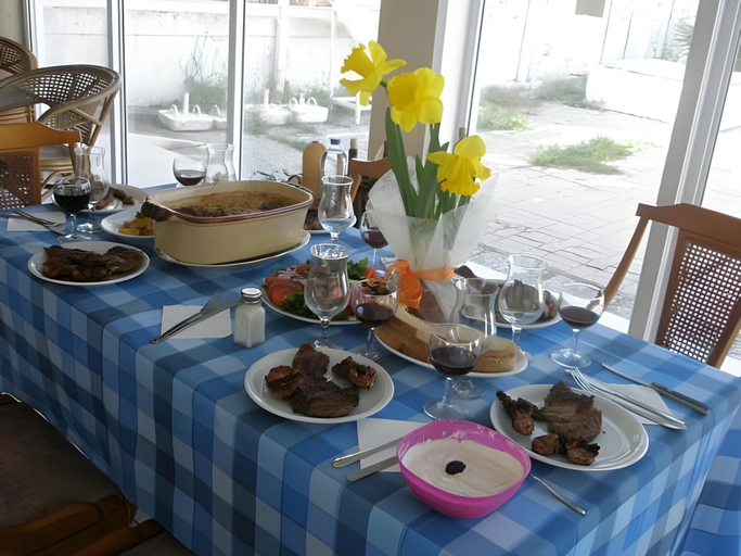 Food & Drinks 2, Dolphin Apartments, South Aegean