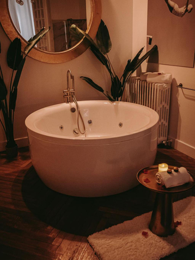 Bathroom 2, Maison Marie-Astrid, Guest house , Suite avec Balneo privee, Gironde