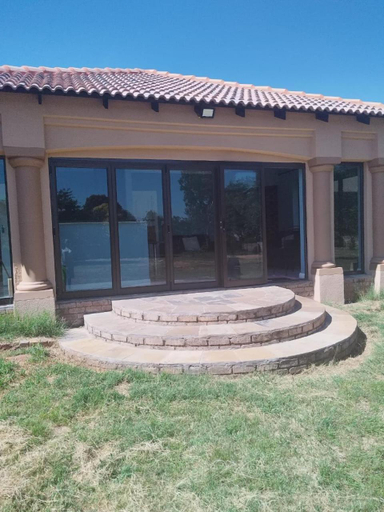 Others 2, Budias Guesthouse B&B, Ekurhuleni