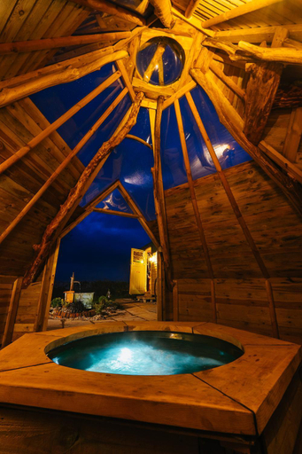 Sport & Beauty, Wagon & the Wigwam, Hampshire