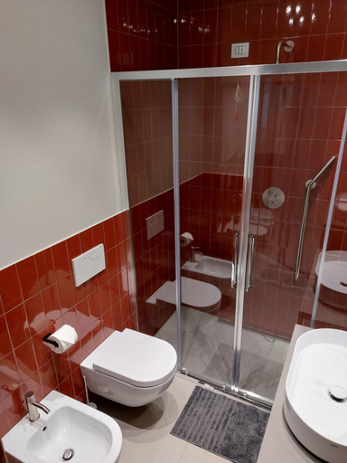 Bathroom 3, the 6 apartments, Rimini