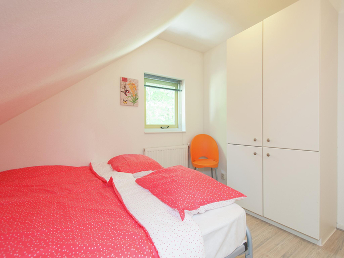 Bedroom 2, Holiday Home in Oudemirdum by Frisian Lakes, Gaasterlân-Sleat
