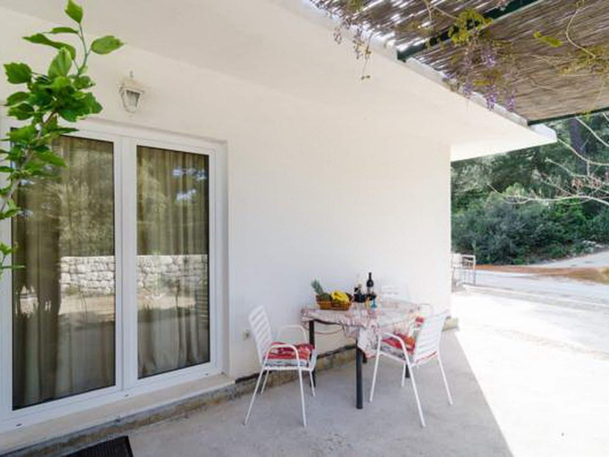 Others 4, Apartments Skurla - One Bedroom Apartment with Terrace  A3, Mljet