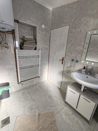 Bathroom, River house Golac, Gospić