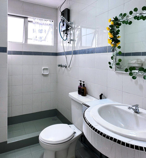 Bathroom 3, GreenNcozy 3R2B 10PAX I Casuarina Park Melacca, Malacca City