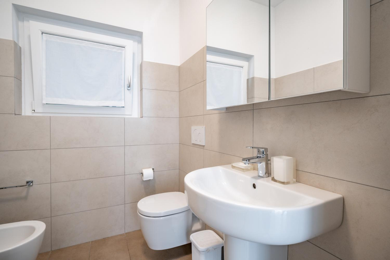 Bathroom 2, Lake Como View - Casa La Rosa, Lecco