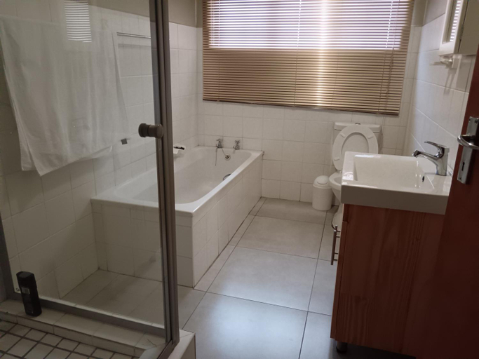 Others 5, The Cottage, Chris Hani