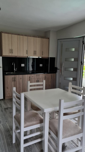 Others 5, Villa Gezimi, Sarandës