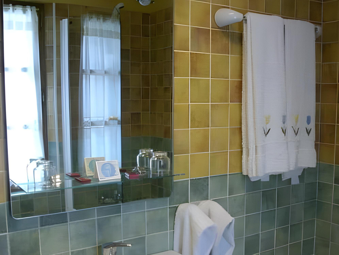 Bathroom, Posada Sobrevilla, Cantabria