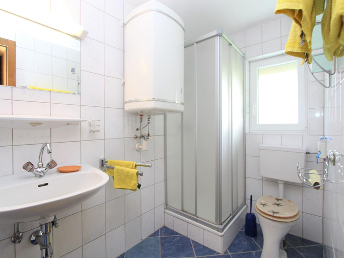 Bathroom 4, Farmhouse in Fresach near Ski Slopes, Villach Land