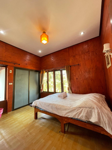 Others 5, Aya House, Pai