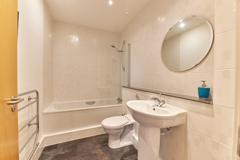 Bathroom 2, Friars Gate, Newcastle upon Tyne