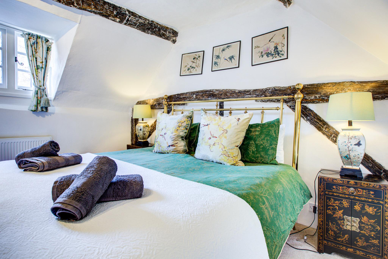 Bedroom 2, Eglantine, Hampshire