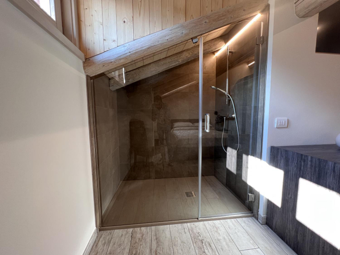 Facilities 4, 029 Trilocale Duplex, Carisolo, Trento